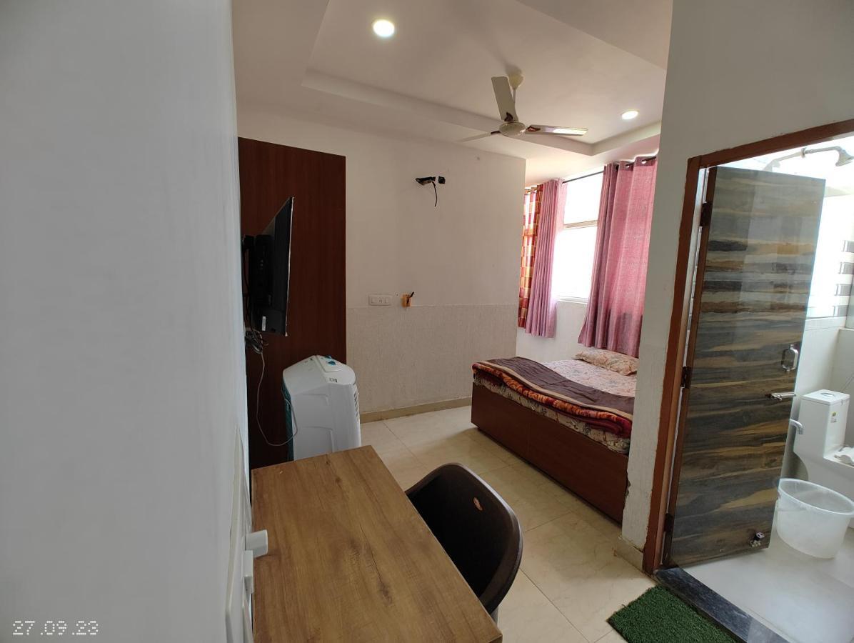 Hotel Yolo- Chandīgarh Eksteriør billede